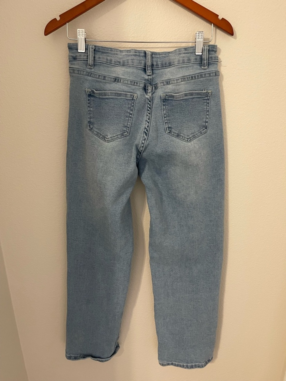 Women's Light Blue Boyfriend Jeans - Relaxed Fit Denim - Picture 5 of 5